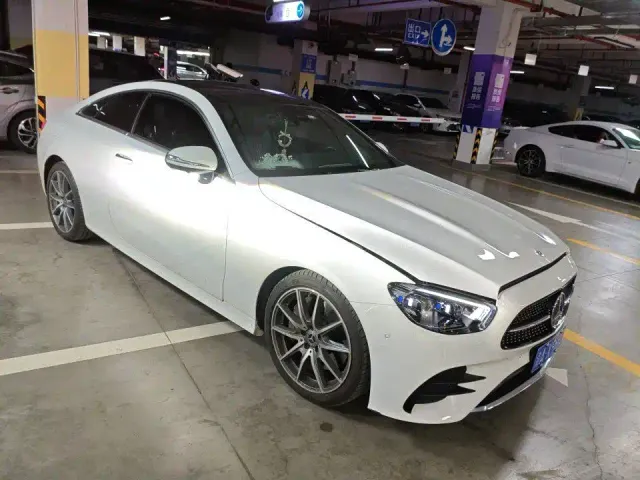 Mercedes-Benz Mercedes-Benz E-Class (Import) 2023 E 300 Coupe — Фото автомобиля 3