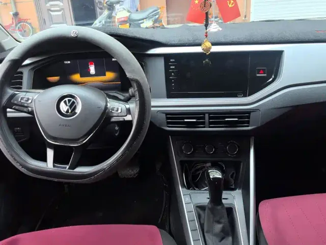 Volkswagen Polo — Фото автомобиля 12