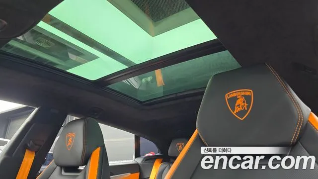 Lamborghini Urus — Фото автомобиля 18