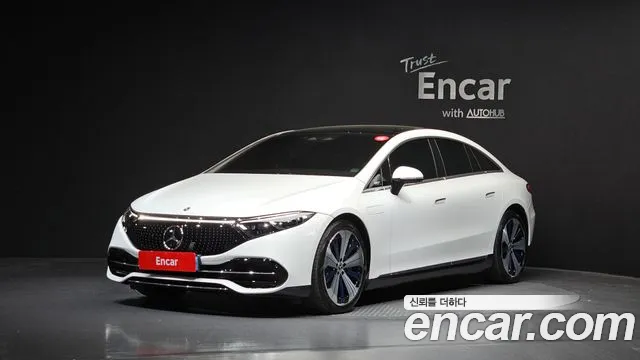 Фотография автомобиля — Mercedes-Benz EQS