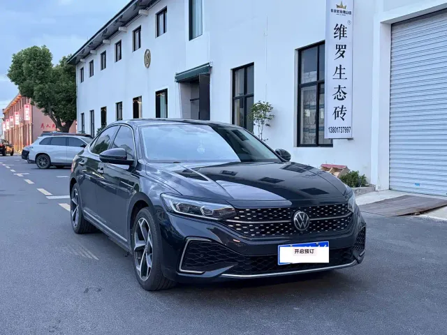 Volkswagen Passat — Фото автомобиля 2