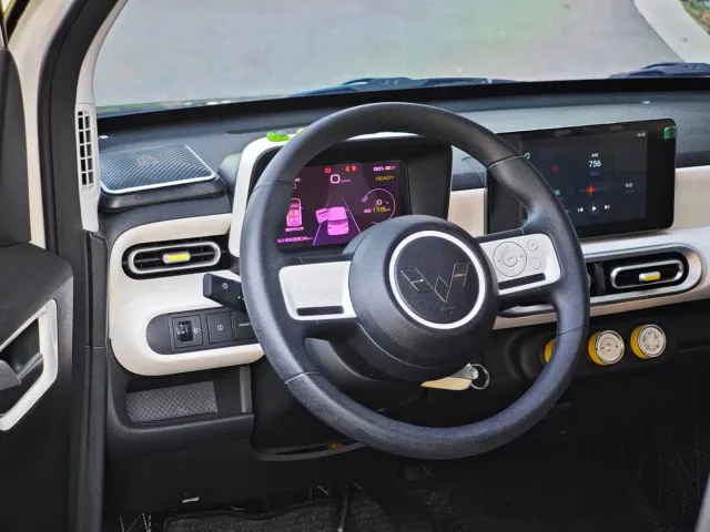 Wuling Hongguang Mini EV — Фото автомобиля 10