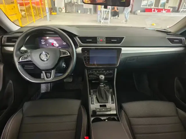 Skoda Superb — Фото автомобиля 6