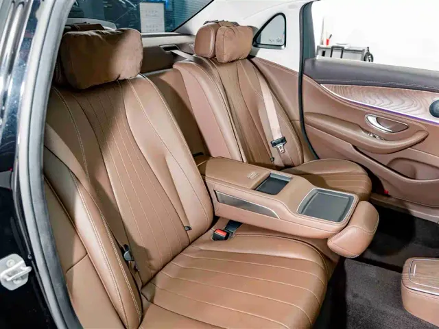 Mercedes-Benz E-Class — Фото автомобиля 21