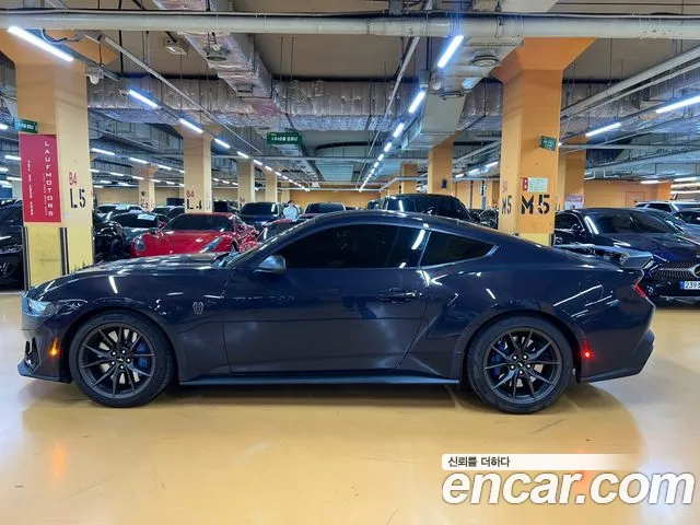 Ford Mustang — Фото автомобиля 3