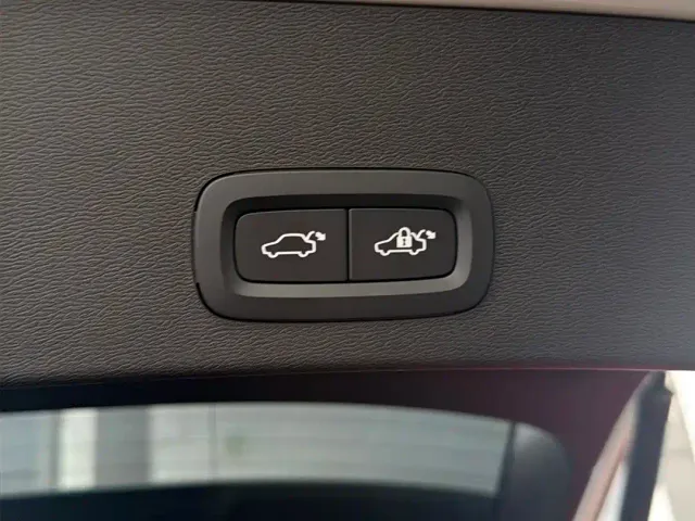 Volvo XC40 — Фото автомобиля 15