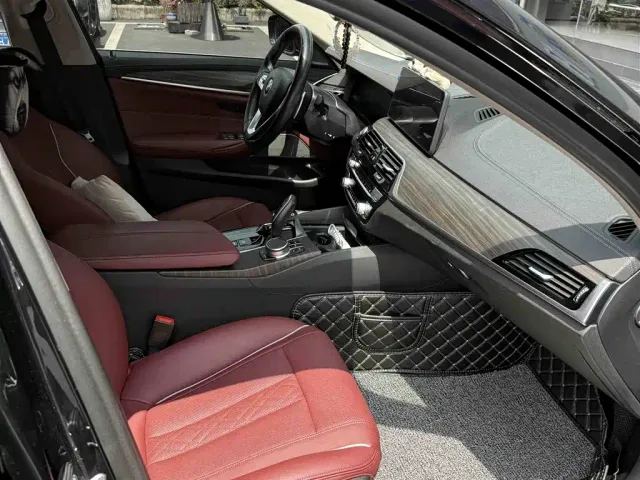 BMW 5 Series — Фото автомобиля 15