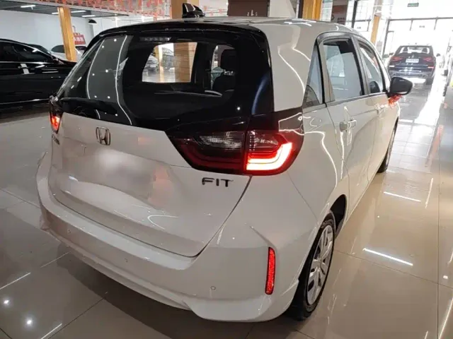 Honda Fit — Фото автомобиля 6