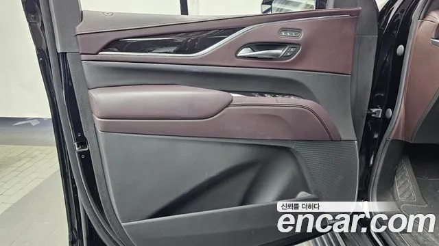 Cadillac Escalade 5th Gen — Фото автомобиля 13