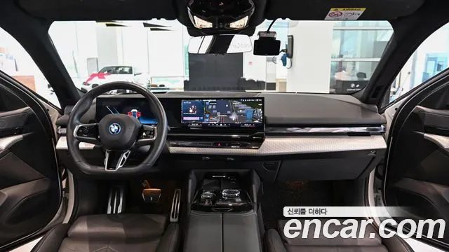 BMW i5 G60 — Фото автомобиля 8
