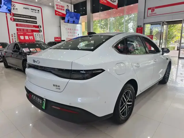 BYD Seal 05 DM-i — Фото автомобиля 6