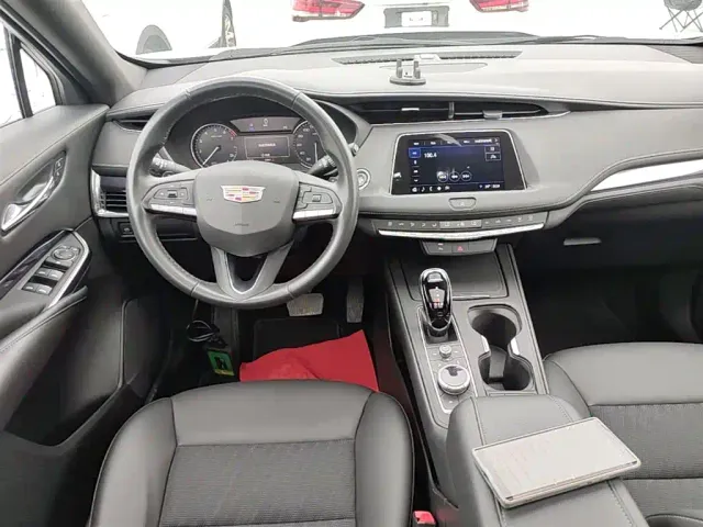 Cadillac XT4 — Фото автомобиля 9