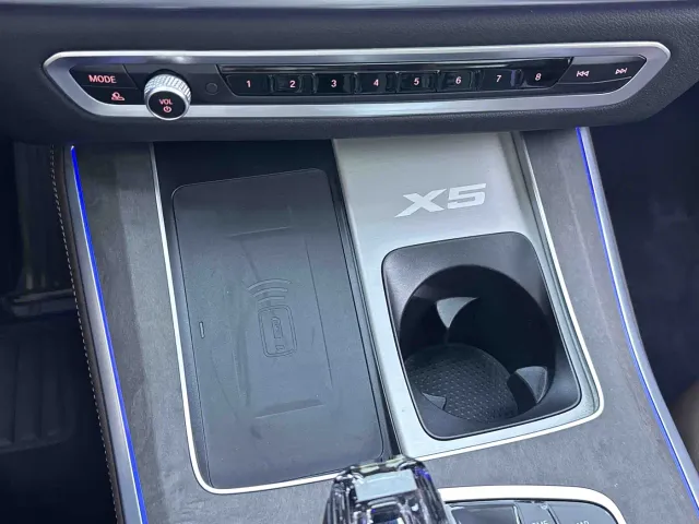 BMW X5 — Фото автомобиля 12