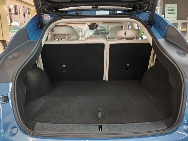 IM Motors LS6 — Фото автомобиля 7
