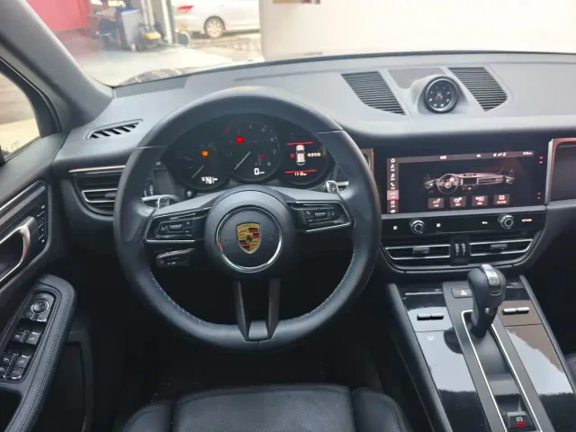 Porsche Macan — Фото автомобиля 16