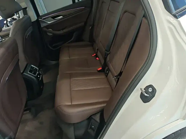 BMW X3 — Фото автомобиля 16