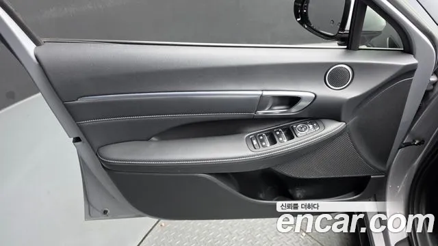 Hyundai Sonata — Фото автомобиля 13