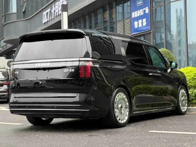ZEEKR Zeekr 009 2024 Glory — Фото автомобиля 3