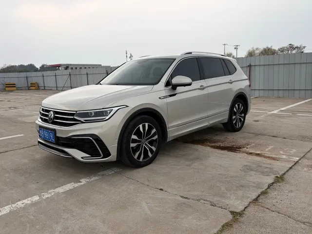 Фотография автомобиля — Volkswagen Tiguan L