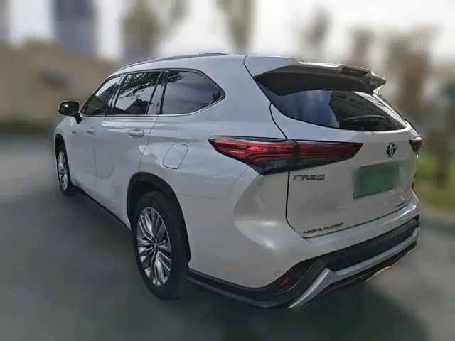 Toyota Highlander — Фото автомобиля 24