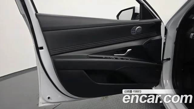 Hyundai AVANTE Avante (CN7) — Фото автомобиля 20