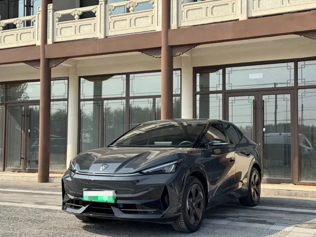 Фотография автомобиля — Volkswagen ID. Unyx 06