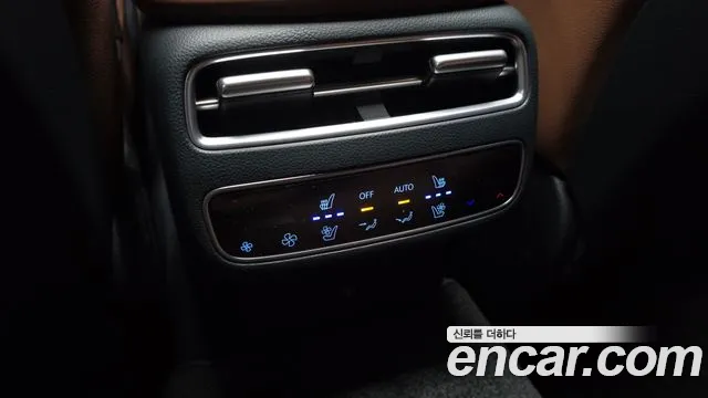 Genesis GV70 — Фото автомобиля 21