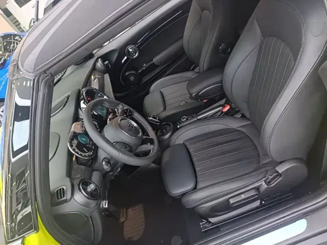 MINI Hatch — Фото автомобиля 14