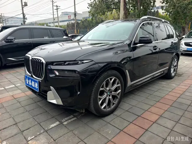Фотография автомобиля — BMW X7