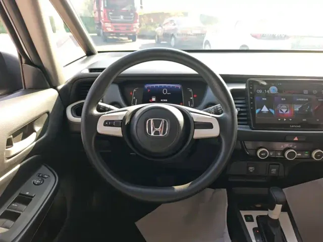 Honda Fit — Фото автомобиля 10