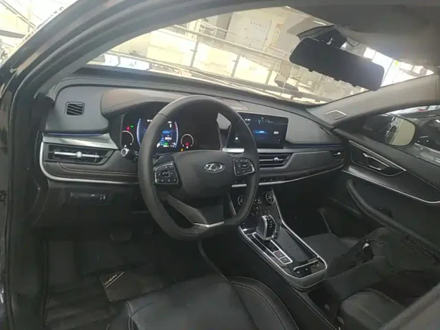Chery Tiggo 8 — Фото автомобиля 9