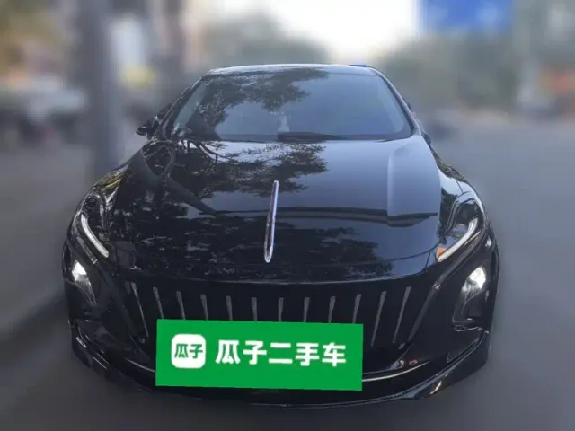 Hongqi E-QM5 — Фото автомобиля 2