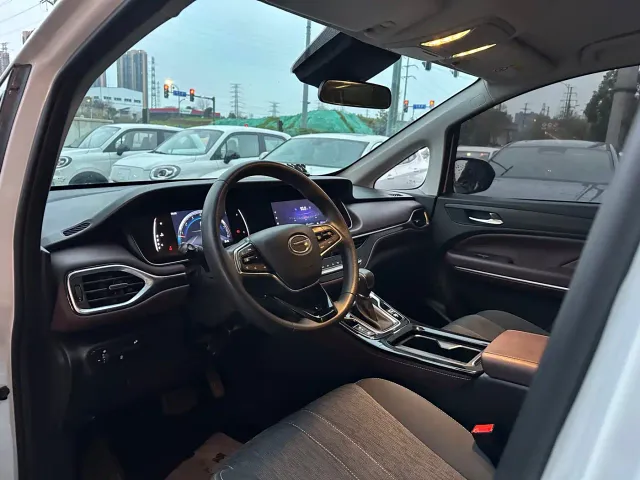 GAC Trumpchi M6 — Фото автомобиля 9