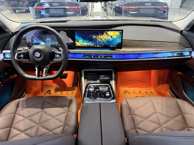 BMW 7 Series — Фото автомобиля 7