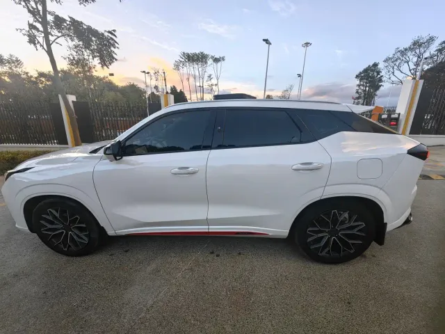 Changan Z6 — Фото автомобиля 9