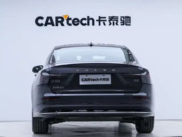 Volvo S90 — Фото автомобиля 3