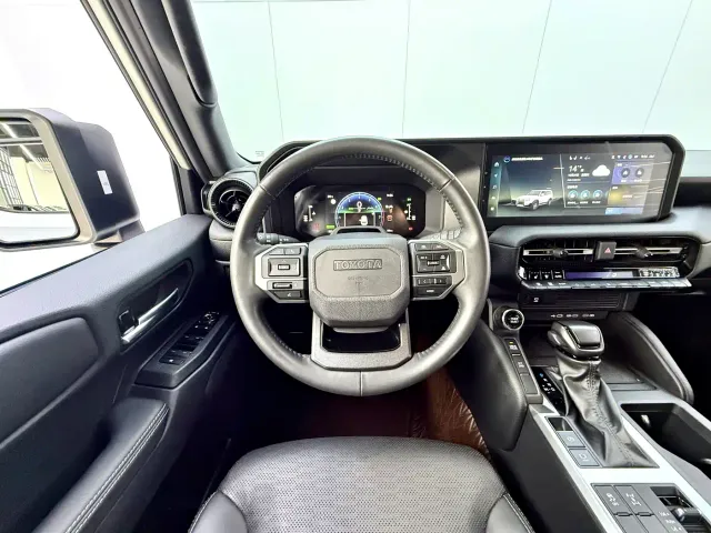 Toyota Prado — Фото автомобиля 6