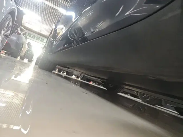 Tesla Model Y — Фото автомобиля 21