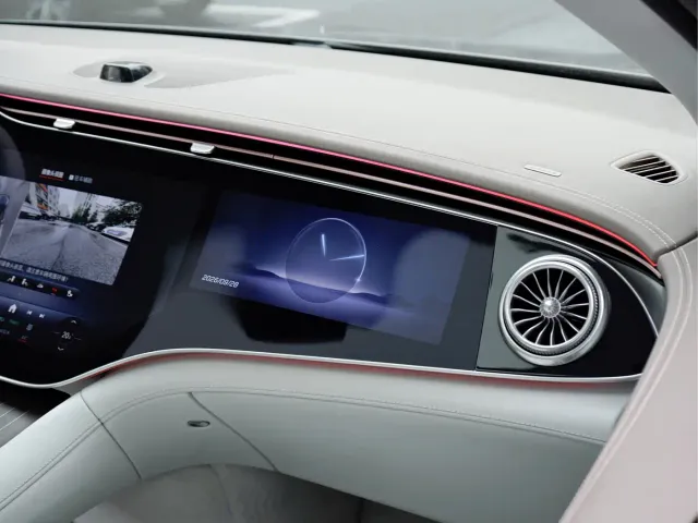 Mercedes-Benz EQS SUV — Фото автомобиля 17