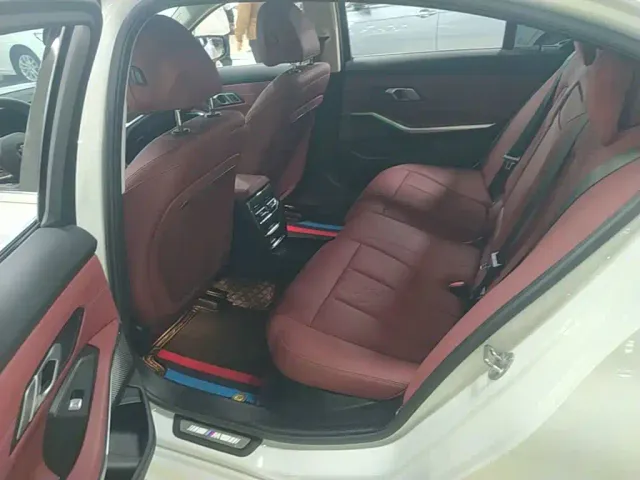 BMW 3 Series — Фото автомобиля 16