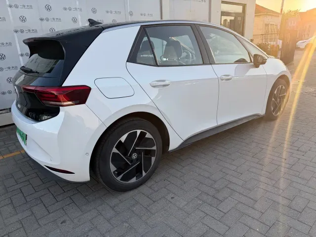 Volkswagen ID.3 — Фото автомобиля 10
