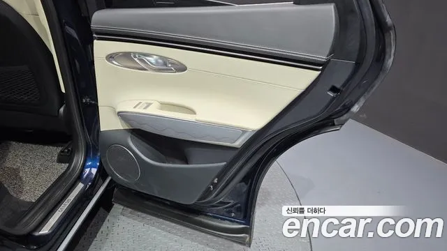 Genesis GV70 — Фото автомобиля 14
