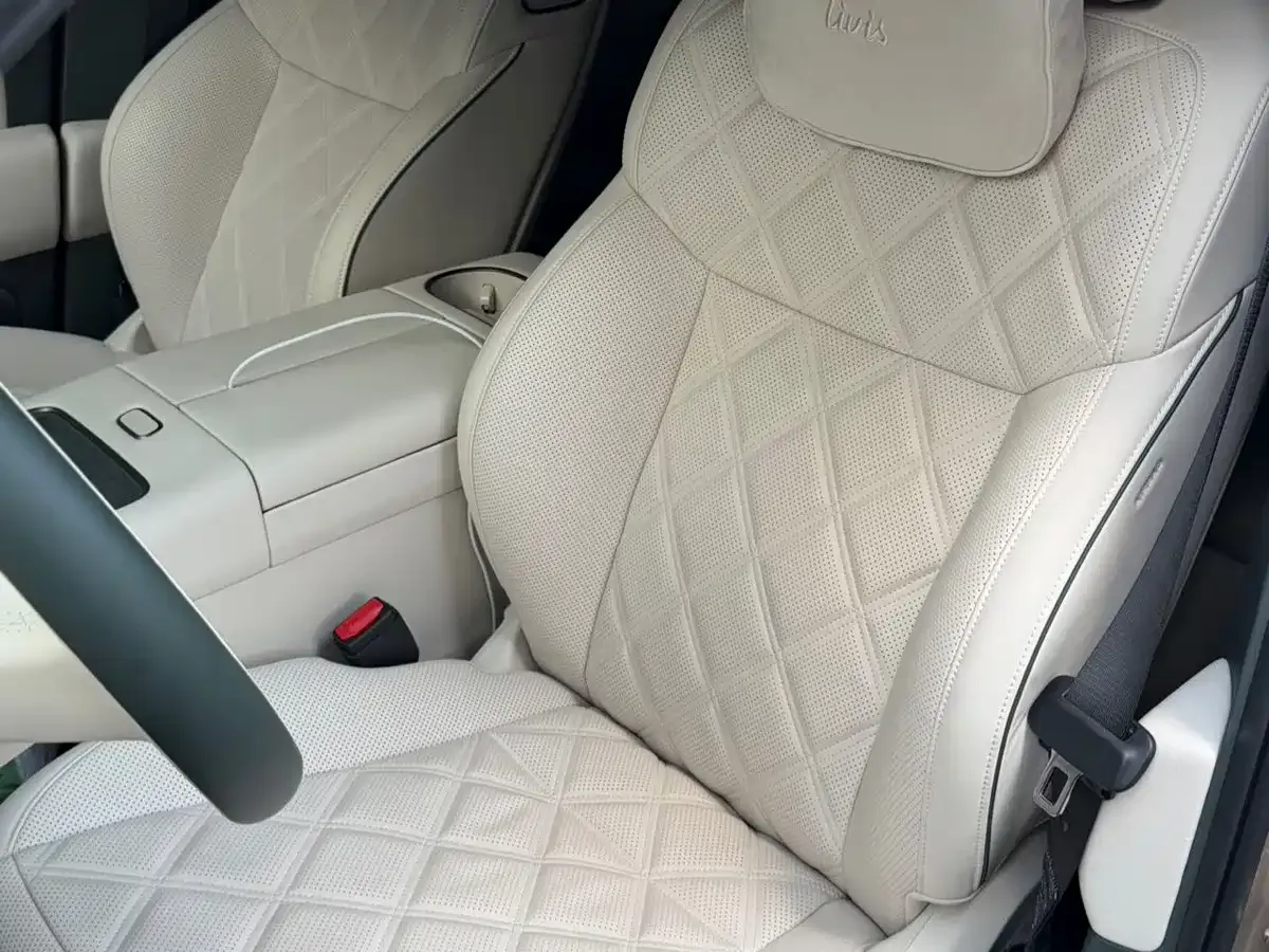 Li Auto Li Xiang L9 2026 Base Model — Фото автомобиля 19