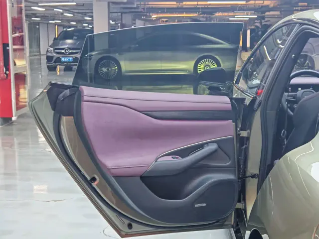 Xiaomi SU7 — Фото автомобиля 14