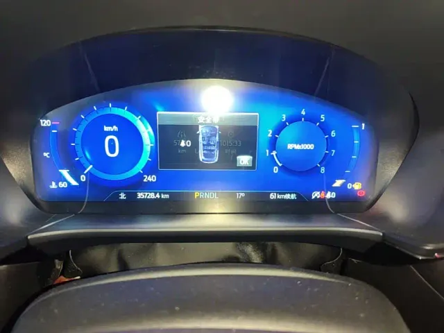Ford Escape — Фото автомобиля 11