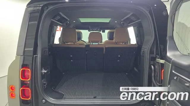Land Rover Defender L663 — Фото автомобиля 10