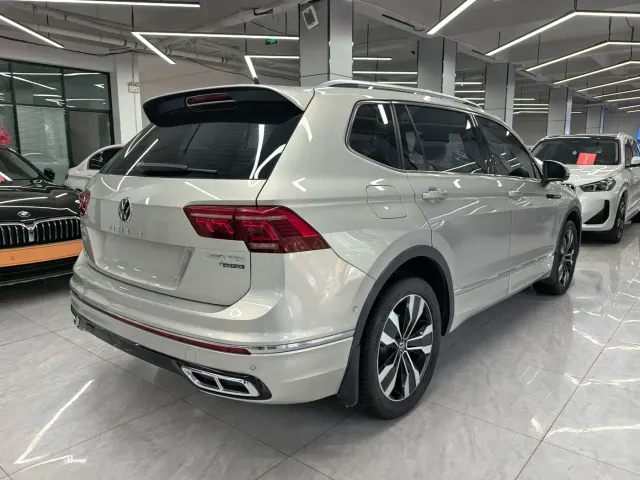 Volkswagen Tiguan L — Фото автомобиля 4