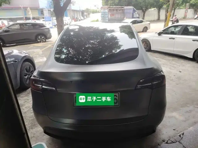 Tesla Model Y — Фото автомобиля 5
