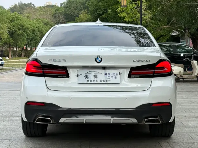 BMW 5 Series — Фото автомобиля 15