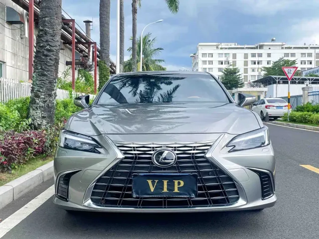 Lexus ES — Фото автомобиля 2
